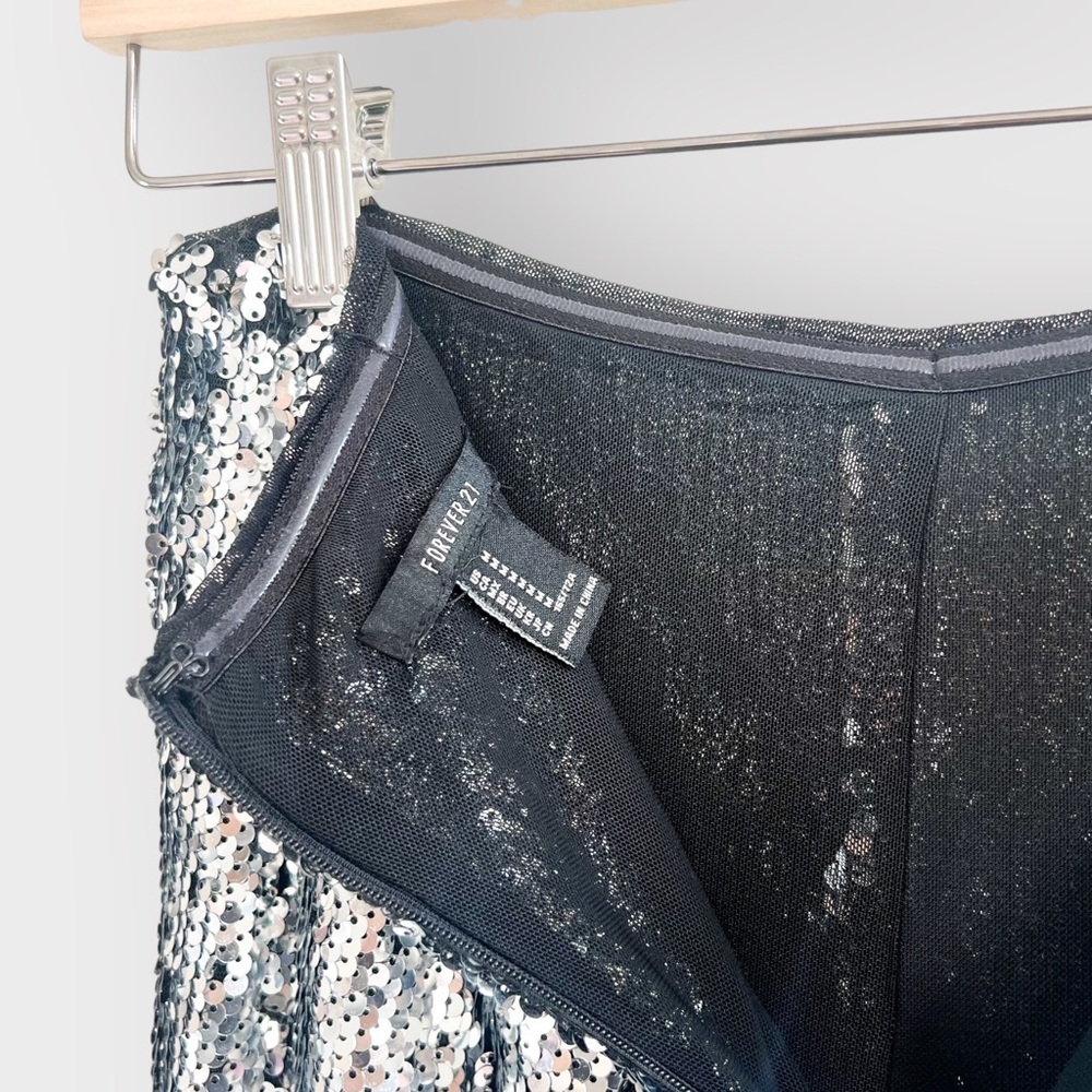 FOREVER 21 Silver Sequin Wide Leg Pants (Sz M) - Picture 3 of 6